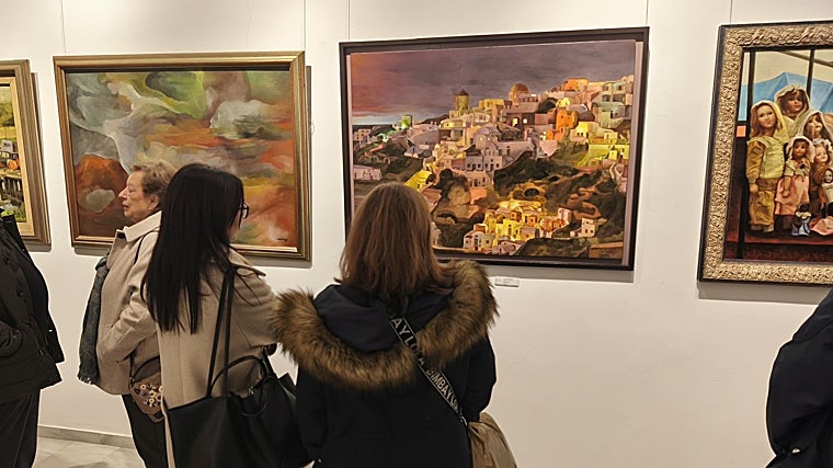 Asistentes a la inauguración de la muestra